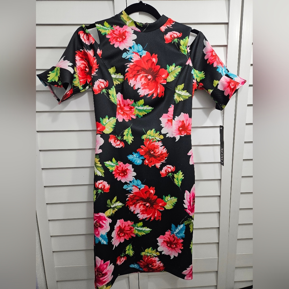NWT Xoxo Colorful Cap Sleeve Dress M